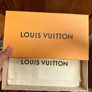 Louis Vuitton Box & dust bag